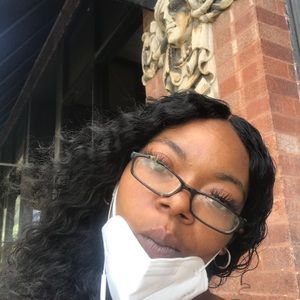 Meet your Posher, Mia